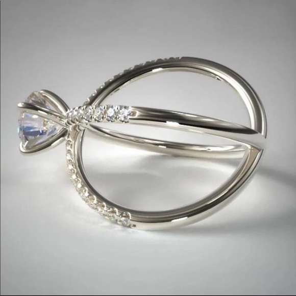 New Women’s 925 Silver Diamond Girl Ring - Picture 2 of 5